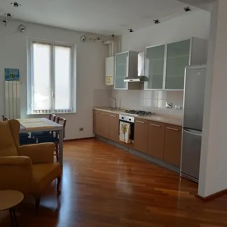 アパート A Casa Dalla Nella ラ・スペツィア